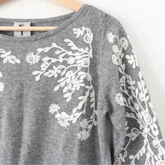 Rain + Rose Gray Embroidered‎ Floral Angora Sweater Size Small - Picture 3 of 10